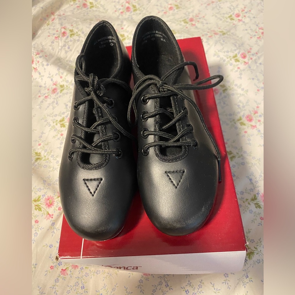So dança tap dancing shoes